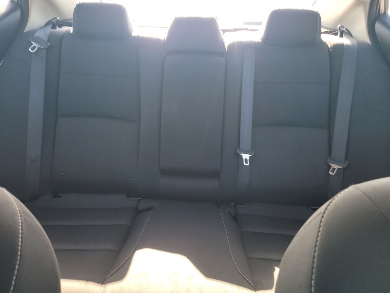 Nissan Altima Vehicle Full-screen Gallery Image 12