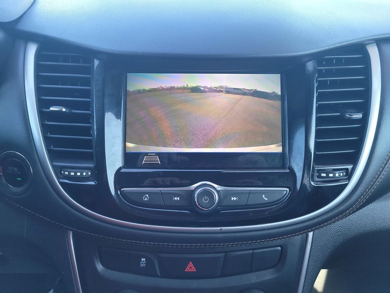 Chevrolet Trax Vehicle Full-screen Gallery Image 17