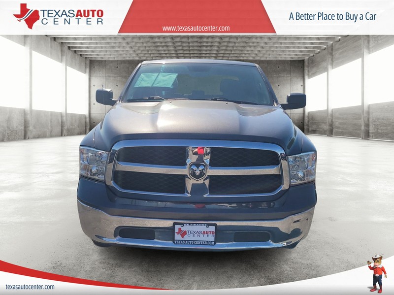 Ram 1500 Classic Vehicle Full-screen Gallery Image 02
