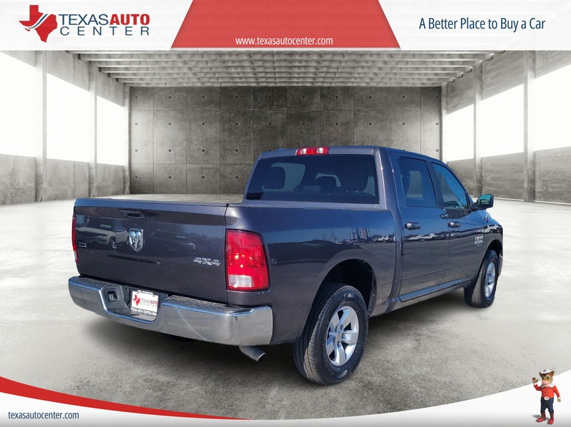 Ram 1500 Classic Vehicle Full-screen Gallery Image 06