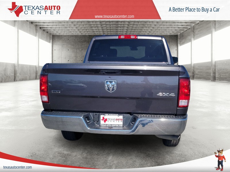 Ram 1500 Classic Vehicle Full-screen Gallery Image 08