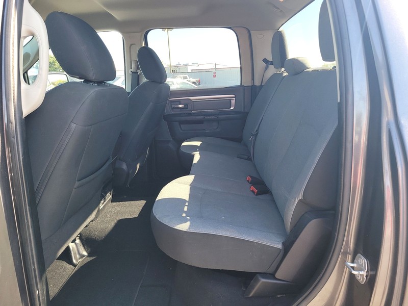 Ram 1500 Classic Vehicle Full-screen Gallery Image 10