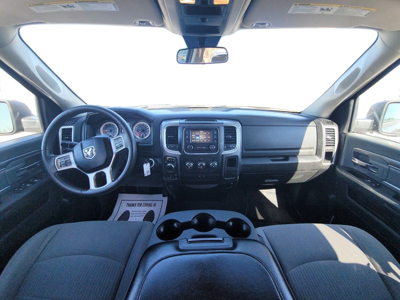 Ram 1500 Classic Vehicle Full-screen Gallery Image 14