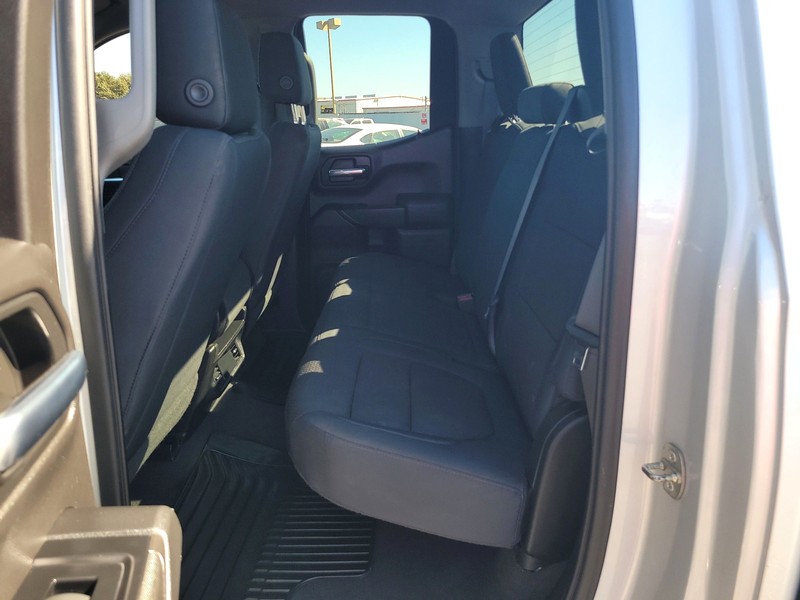 Chevrolet Silverado 1500 Vehicle Full-screen Gallery Image 09