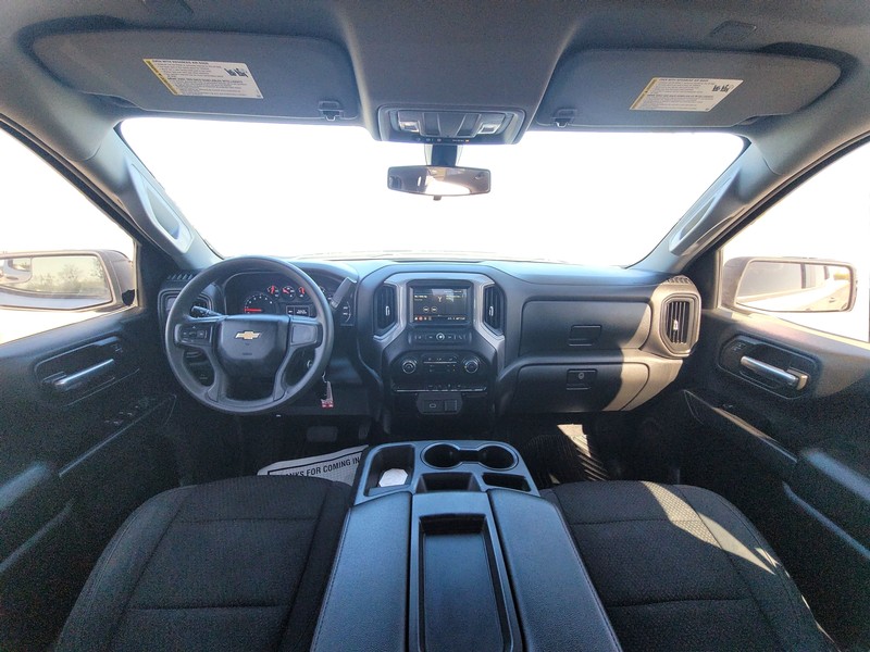 Chevrolet Silverado 1500 Vehicle Full-screen Gallery Image 13