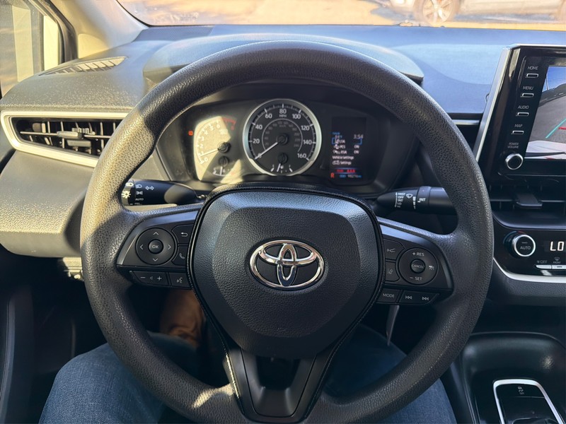 Toyota Corolla Vehicle Full-screen Gallery Image 14