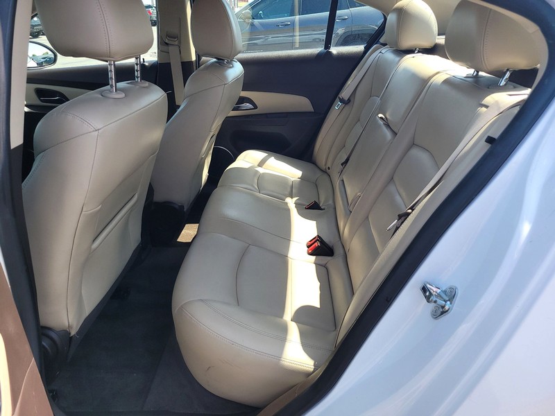 Chevrolet Cruze Vehicle Full-screen Gallery Image 10