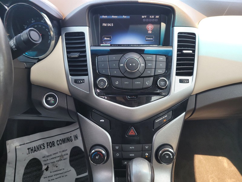 Chevrolet Cruze Vehicle Full-screen Gallery Image 11