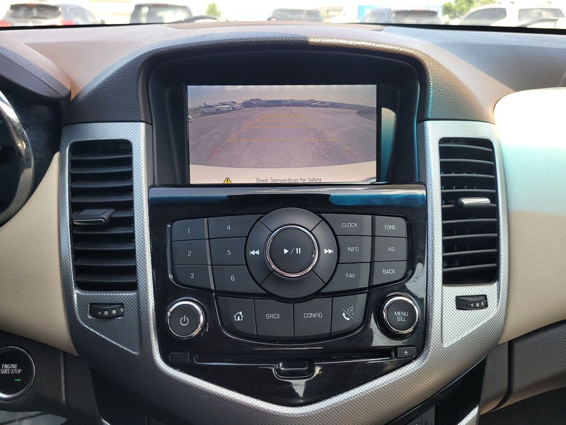 Chevrolet Cruze Vehicle Full-screen Gallery Image 16