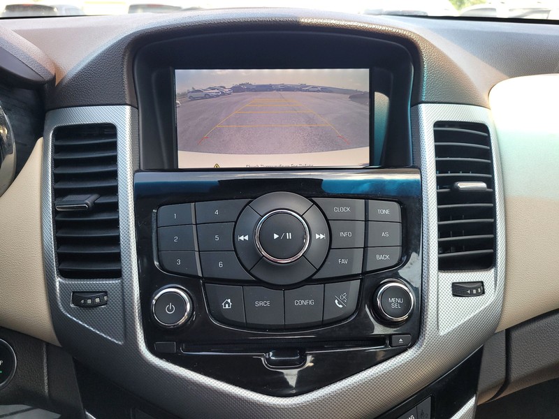 Chevrolet Cruze Vehicle Full-screen Gallery Image 17