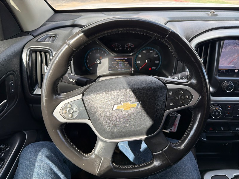 Chevrolet Colorado Vehicle Full-screen Gallery Image 14