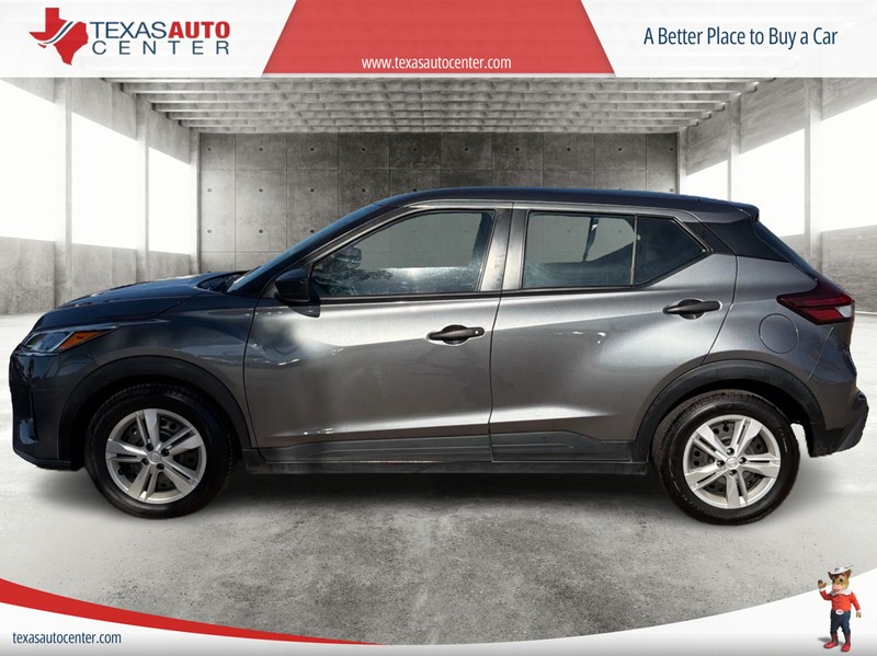 Nissan Kicks Vehicle Full-screen Gallery Image 05