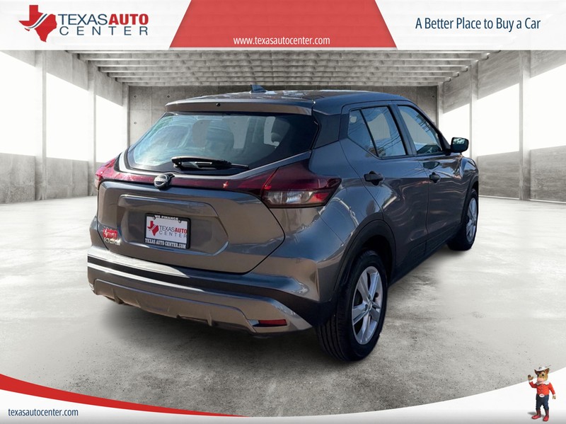 Nissan Kicks Vehicle Full-screen Gallery Image 07