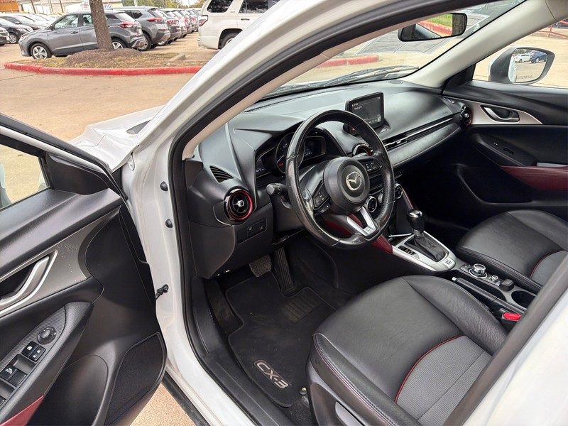 Mazda CX-3 Vehicle Full-screen Gallery Image 09