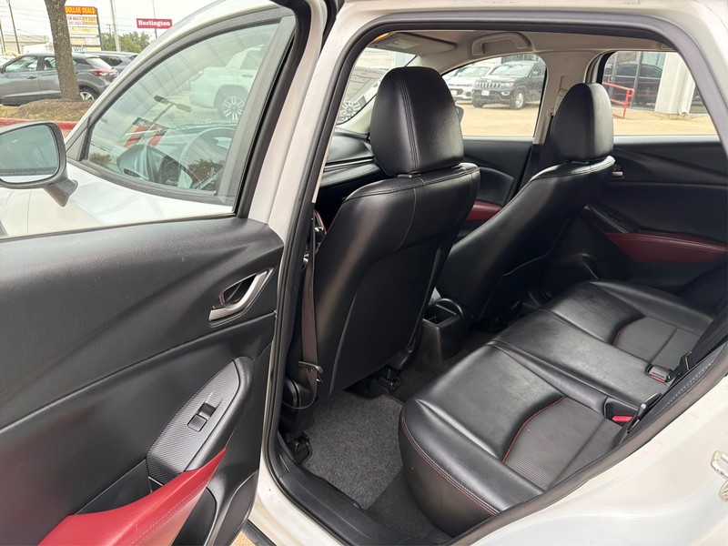 Mazda CX-3 Vehicle Full-screen Gallery Image 10