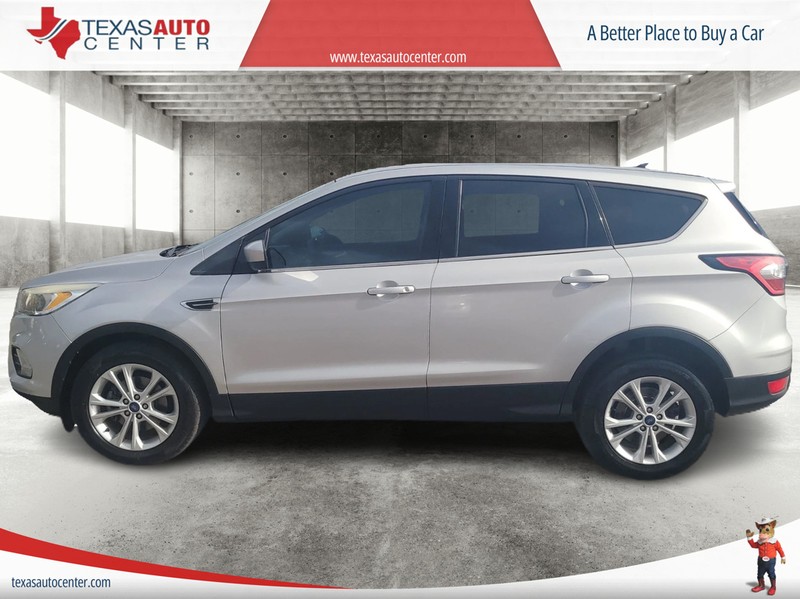 Ford Escape Vehicle Full-screen Gallery Image 05