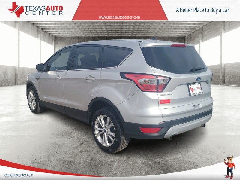 Ford Escape Vehicle Full-screen Gallery Image 08