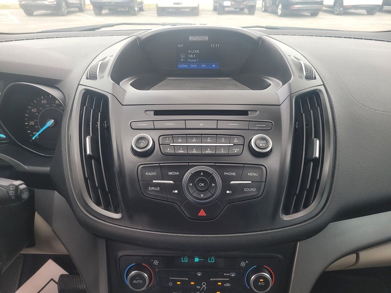 Ford Escape Vehicle Full-screen Gallery Image 12