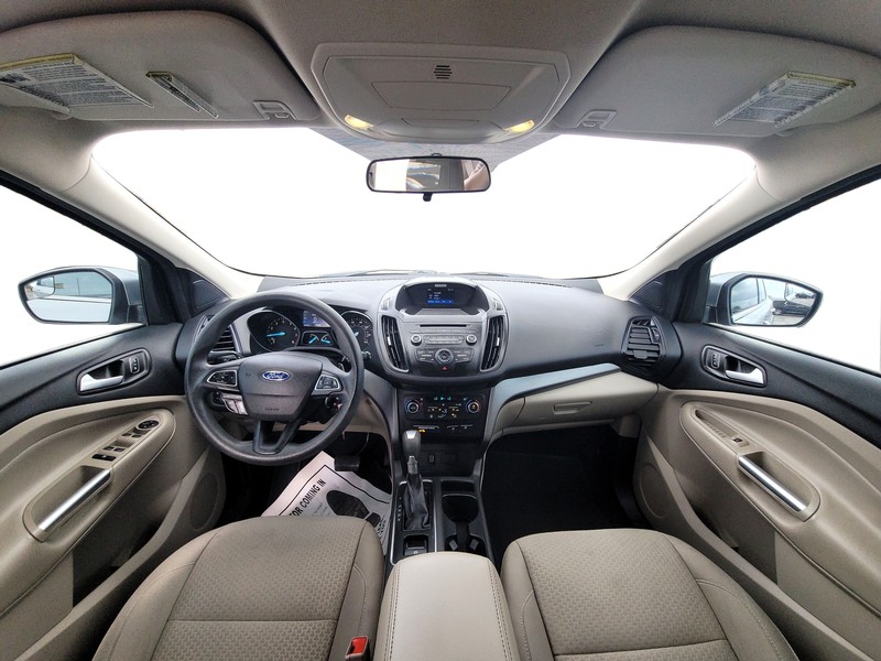 Ford Escape Vehicle Full-screen Gallery Image 15