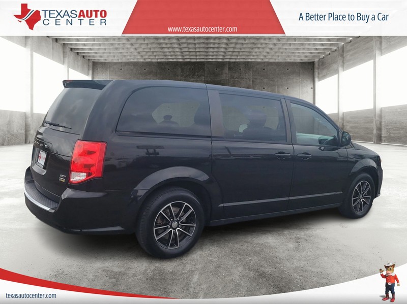 Dodge Grand Caravan Vehicle Full-screen Gallery Image 07