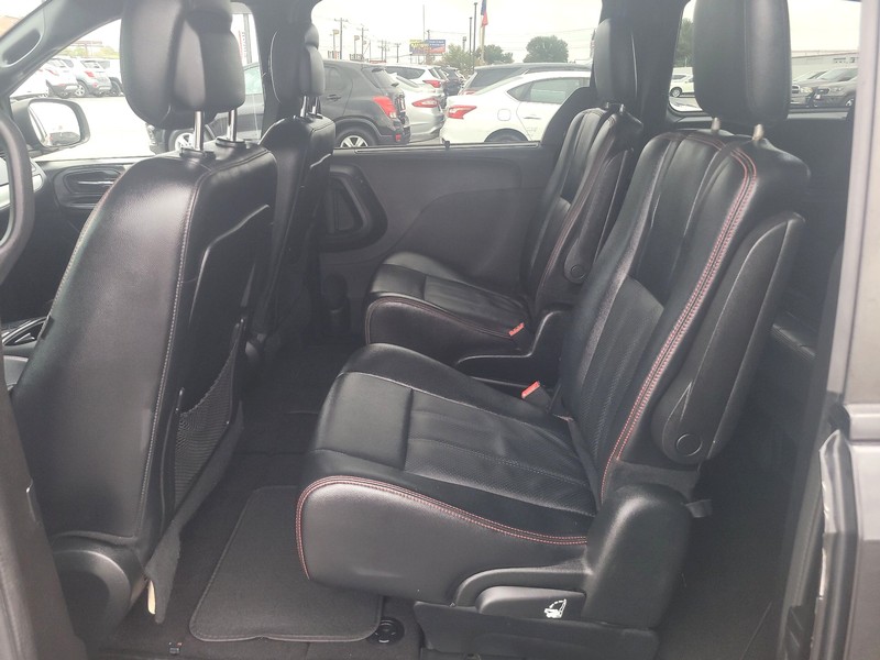 Dodge Grand Caravan Vehicle Full-screen Gallery Image 10