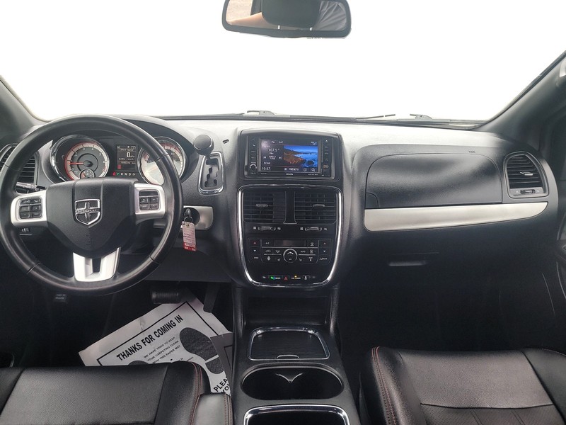 Dodge Grand Caravan Vehicle Full-screen Gallery Image 16