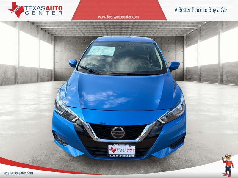 Nissan Versa Vehicle Full-screen Gallery Image 03