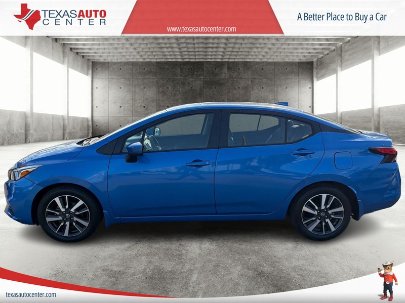 Nissan Versa Vehicle Full-screen Gallery Image 05