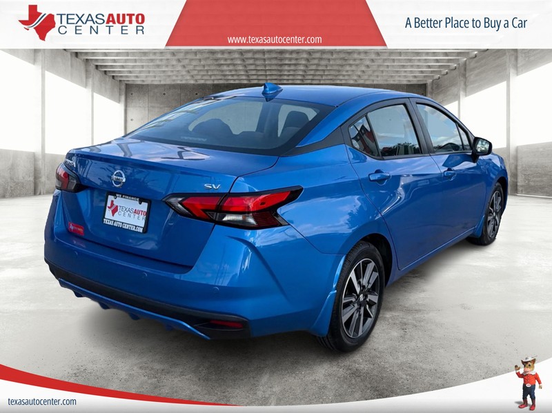 Nissan Versa Vehicle Full-screen Gallery Image 07