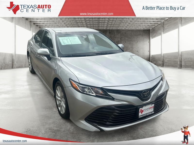 Toyota Camry Vehicle Full-screen Gallery Image 01