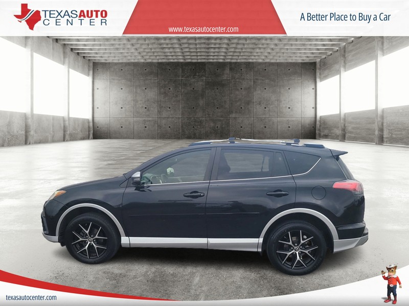 Toyota RAV4 Vehicle Full-screen Gallery Image 03