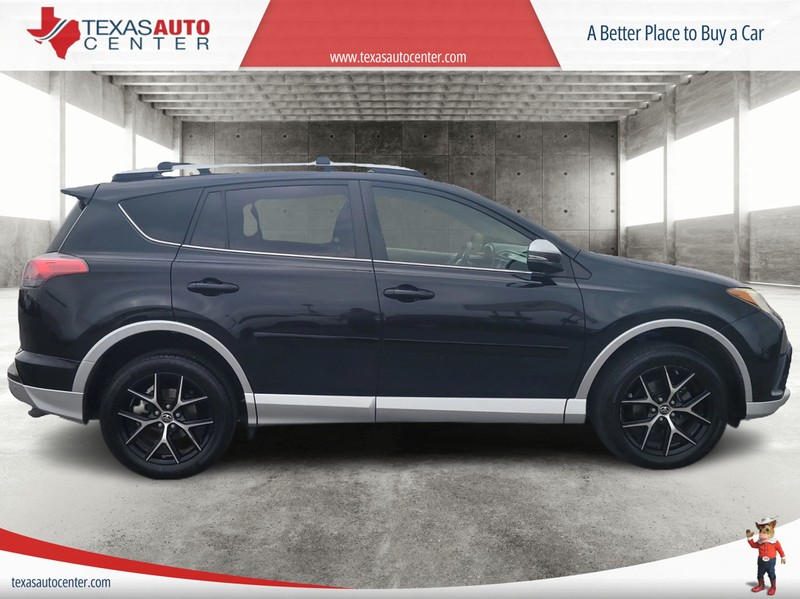 Toyota RAV4 Vehicle Full-screen Gallery Image 04