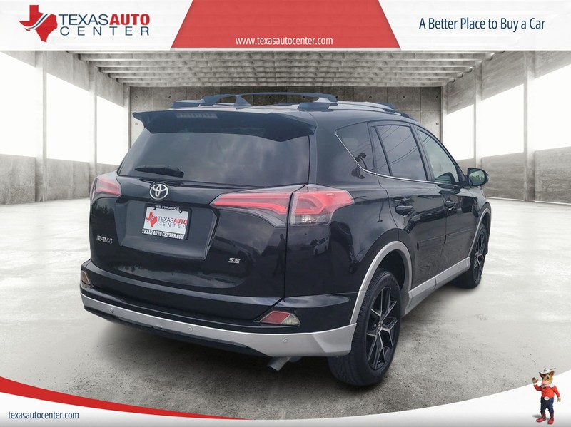 Toyota RAV4 Vehicle Full-screen Gallery Image 06