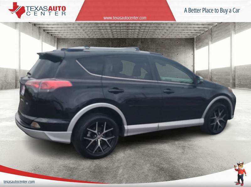 Toyota RAV4 Vehicle Full-screen Gallery Image 07