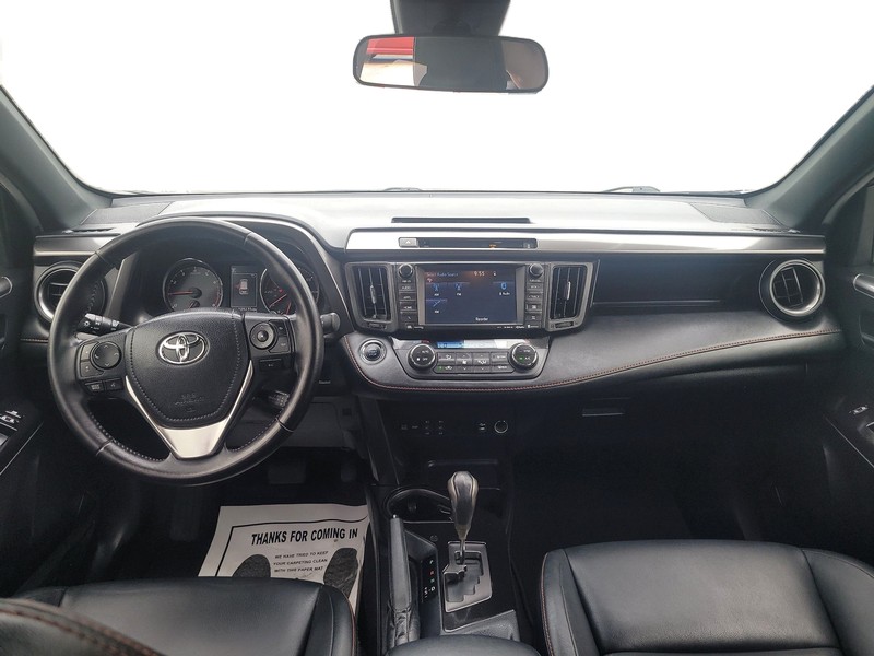 Toyota RAV4 Vehicle Full-screen Gallery Image 16