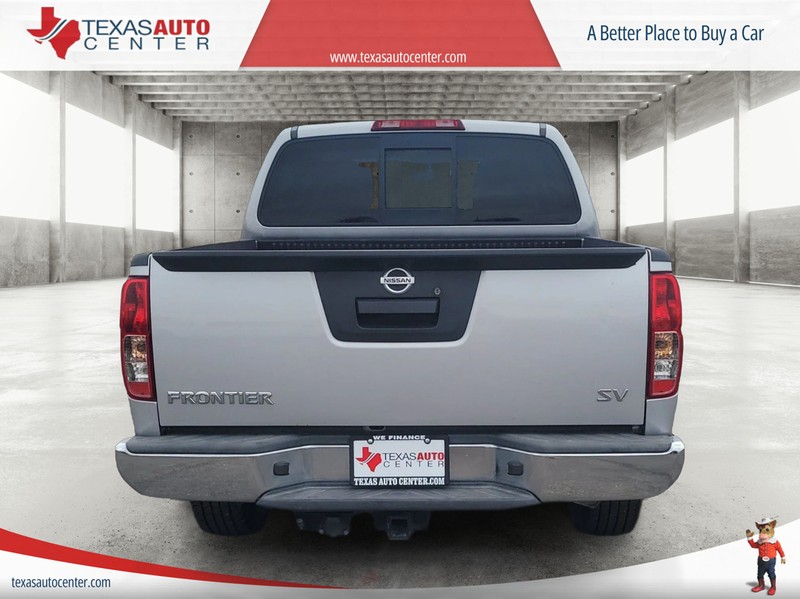Nissan Frontier Vehicle Full-screen Gallery Image 06