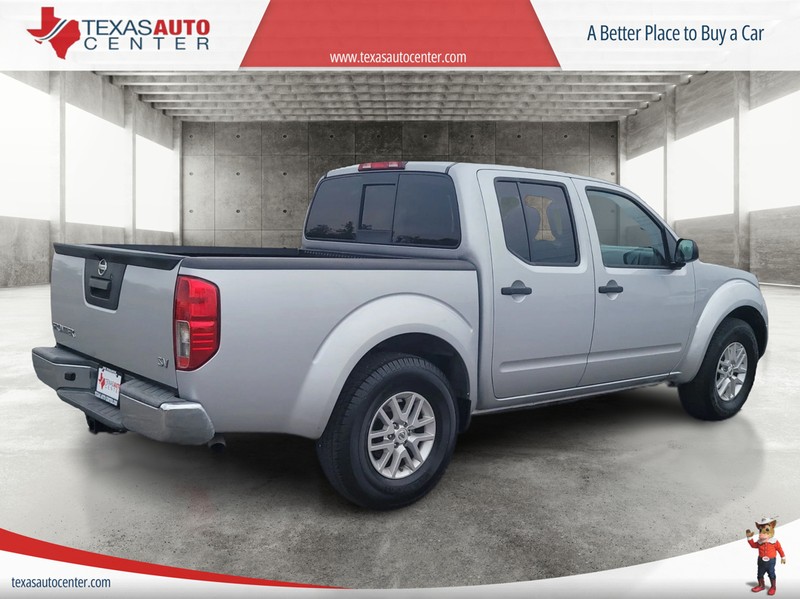 Nissan Frontier Vehicle Full-screen Gallery Image 07