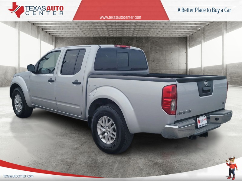 Nissan Frontier Vehicle Full-screen Gallery Image 08