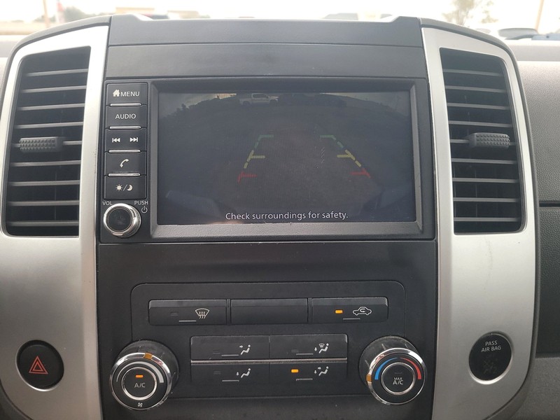 Nissan Frontier Vehicle Full-screen Gallery Image 16