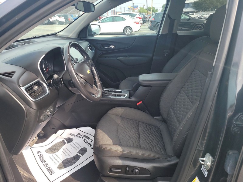 Chevrolet Equinox Vehicle Full-screen Gallery Image 09