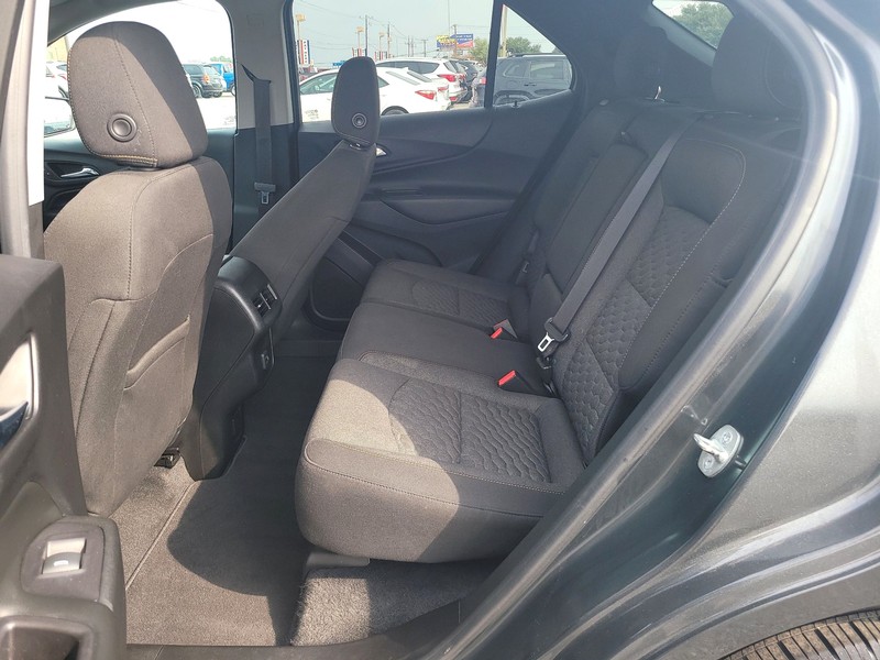 Chevrolet Equinox Vehicle Full-screen Gallery Image 10