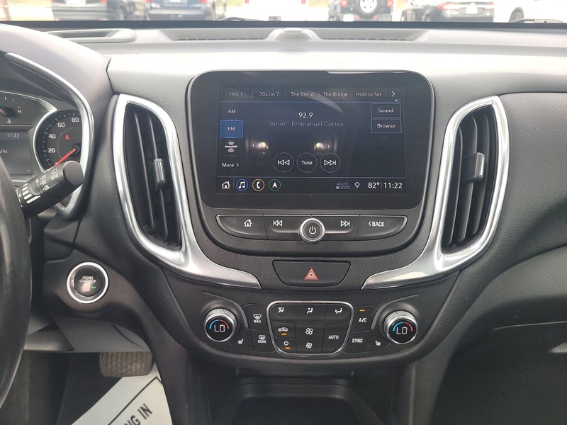 Chevrolet Equinox Vehicle Full-screen Gallery Image 12