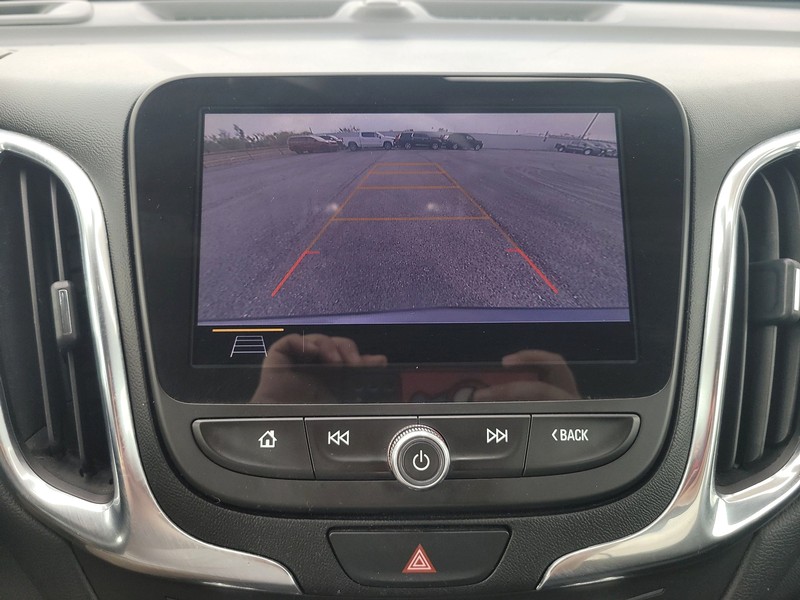 Chevrolet Equinox Vehicle Full-screen Gallery Image 17
