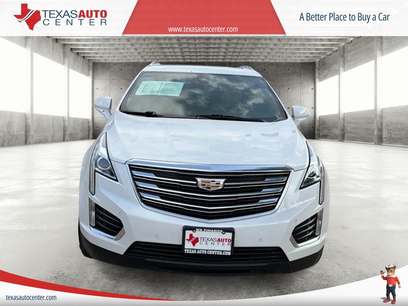 Cadillac XT5 Vehicle Full-screen Gallery Image 03