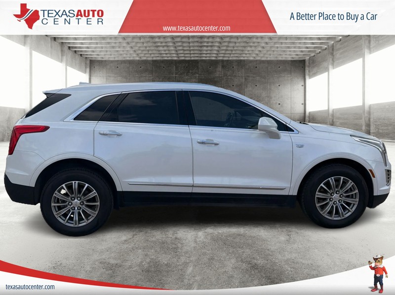 Cadillac XT5 Vehicle Full-screen Gallery Image 04