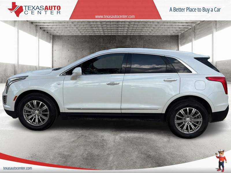 Cadillac XT5 Vehicle Full-screen Gallery Image 05