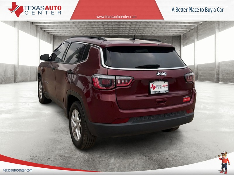 Jeep Compass Vehicle Full-screen Gallery Image 08