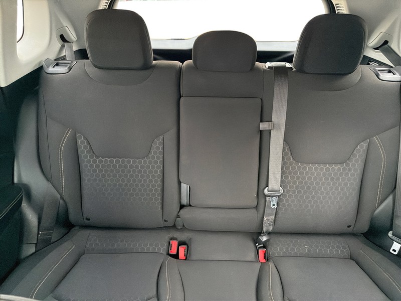 Jeep Compass Vehicle Full-screen Gallery Image 13