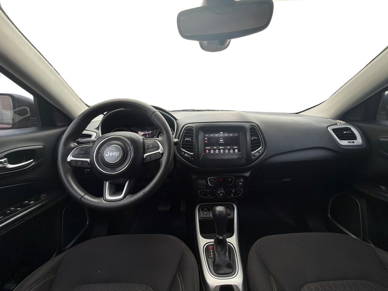 Jeep Compass Vehicle Full-screen Gallery Image 15