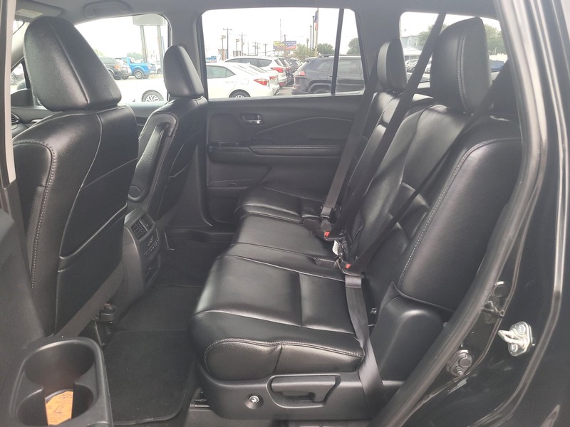 Honda Pilot Vehicle Full-screen Gallery Image 10